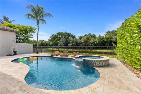 House in Delray Beach, Florida 6 bedrooms, 402.36 sq.m. № 2368360 - photo 10