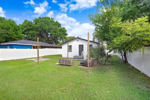 House in Tampa, Florida 2 bedrooms, 72.46 sq.m. № 2214527 - photo 16