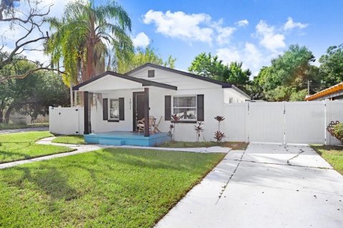 House in Tampa, Florida 2 bedrooms, 72.46 sq.m. № 2214527 - photo 19
