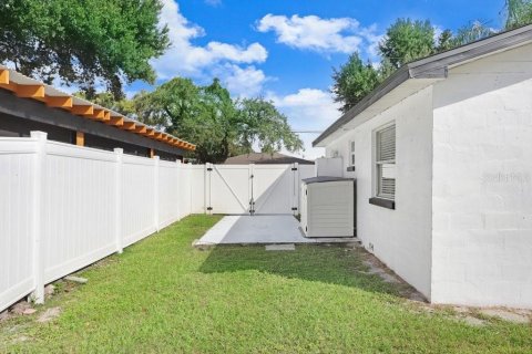 House in Tampa, Florida 2 bedrooms, 72.46 sq.m. № 2214527 - photo 18