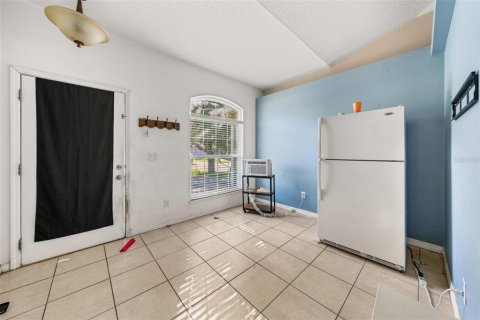 House in Orlando, Florida 3 bedrooms, 121.61 sq.m. № 2225338 - photo 4