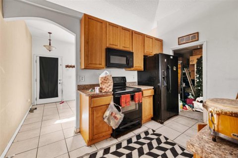 House in Orlando, Florida 3 bedrooms, 121.61 sq.m. № 2225338 - photo 11