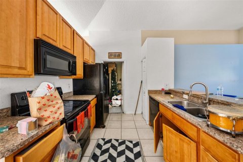 House in Orlando, Florida 3 bedrooms, 121.61 sq.m. № 2225338 - photo 12