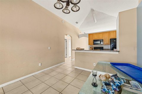 House in Orlando, Florida 3 bedrooms, 121.61 sq.m. № 2225338 - photo 20