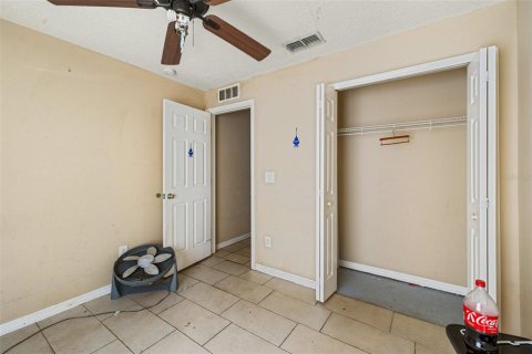 House in Orlando, Florida 3 bedrooms, 121.61 sq.m. № 2225338 - photo 6