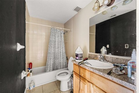 House in Orlando, Florida 3 bedrooms, 121.61 sq.m. № 2225338 - photo 19