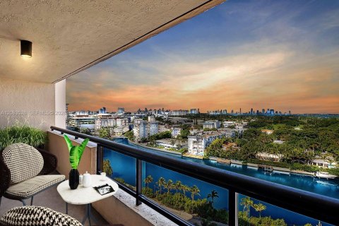 Condo in Miami Beach, Florida, 1 bedroom  № 2352024 - photo 8