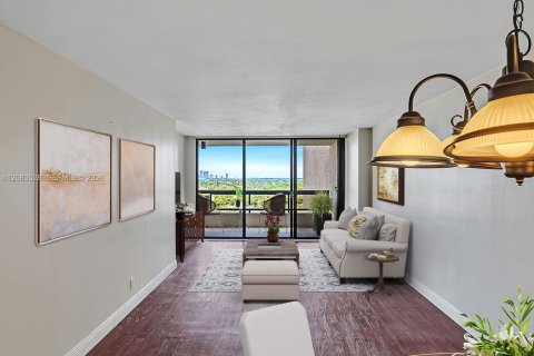 Condo in Miami Beach, Florida, 1 bedroom  № 2352024 - photo 15