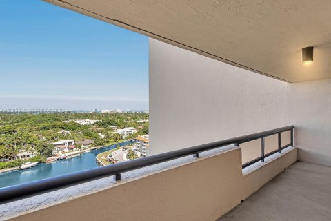 Condo in Miami Beach, Florida, 1 bedroom  № 2352024 - photo 12