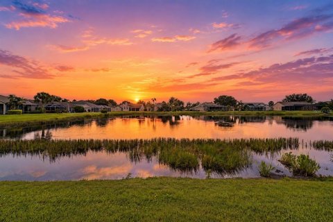 House in Parrish, Florida 3 bedrooms, 198.81 sq.m. № 2223442 - photo 2