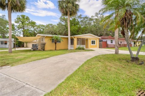 Casa en venta en New Port Richey, Florida, 3 dormitorios, 100.33 m2 № 1824580 - foto 1