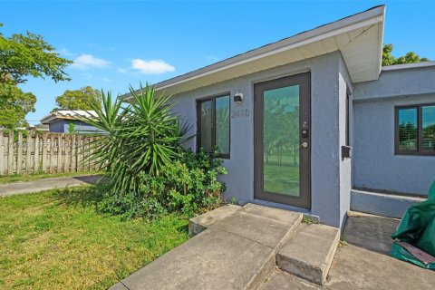 Купить виллу или дом в Холливуд, Флорида 2 спальни, 115.01м2, № 2066523 - фото 2