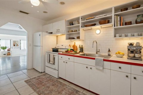 Купить виллу или дом в Холливуд, Флорида 2 спальни, 115.01м2, № 2066523 - фото 18