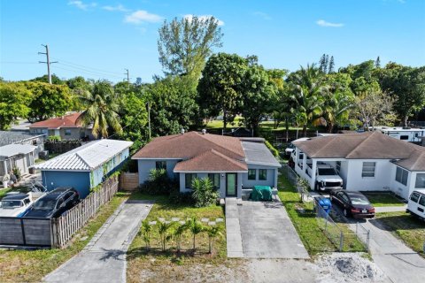 Купить виллу или дом в Холливуд, Флорида 2 спальни, 115.01м2, № 2066523 - фото 3