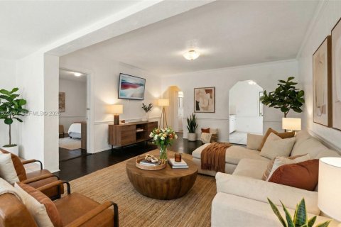 Купить виллу или дом в Холливуд, Флорида 2 спальни, 115.01м2, № 2066523 - фото 14