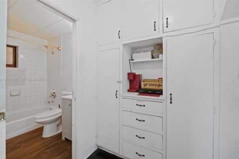 Купить виллу или дом в Холливуд, Флорида 2 спальни, 115.01м2, № 2066523 - фото 20