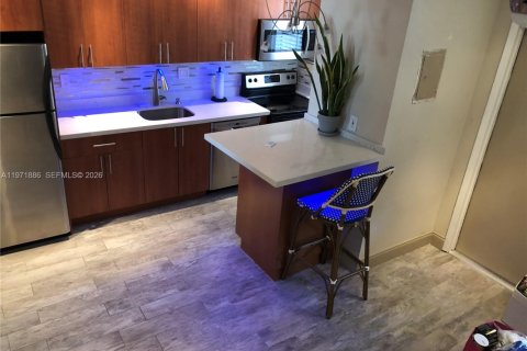 Condominio en venta en Oakland Park, Florida, 1 dormitorio, 38.28 m2 № 2033111 - foto 9