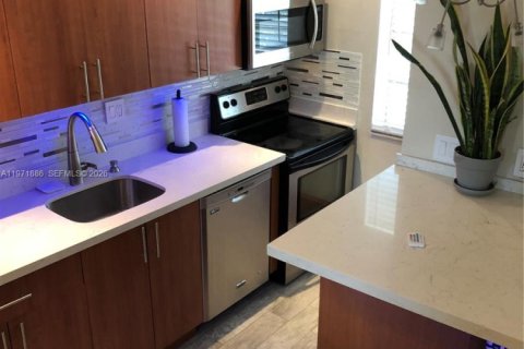 Condominio en venta en Oakland Park, Florida, 1 dormitorio, 38.28 m2 № 2033111 - foto 2