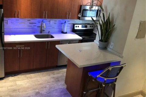 Condominio en venta en Oakland Park, Florida, 1 dormitorio, 38.28 m2 № 2033111 - foto 3