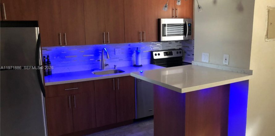 Condominio en Oakland Park, Florida, 1 dormitorio № 2033111