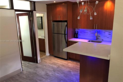 Condominio en venta en Oakland Park, Florida, 1 dormitorio, 38.28 m2 № 2033111 - foto 8