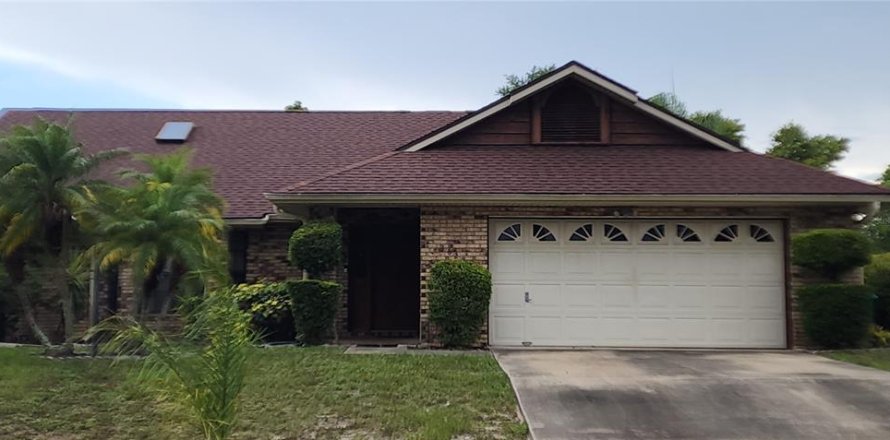 Villa ou maison à Deltona, Floride 3 chambres, 170.85 m2 № 1805601