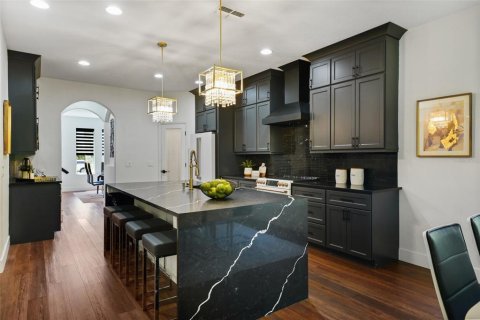 House in Wesley Chapel, Florida 6 bedrooms, 402.45 sq.m. № 1849815 - photo 8