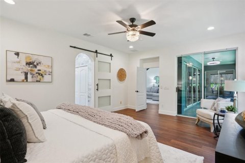 House in Wesley Chapel, Florida 6 bedrooms, 402.45 sq.m. № 1849815 - photo 21
