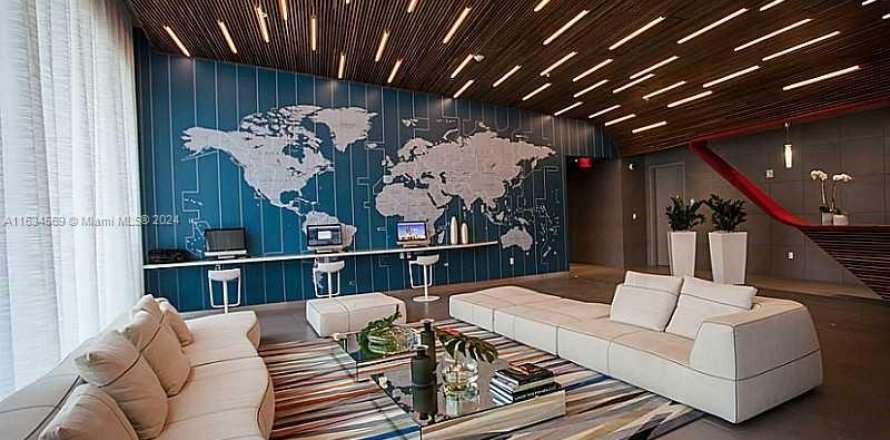 Кондоминиум с 2 спальнями в Халландейл-Бич, Флорида № 2053649