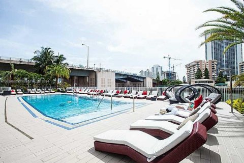 Купить кондоминиум в Халландейл-Бич, Флорида 2 спальни, 94.76м2, № 2053649 - фото 10