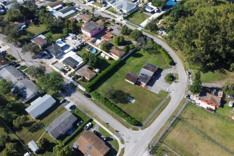 Commercial property in Miami, Florida № 2031488 - photo 6