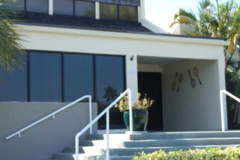 Condo in Jupiter, Florida, 1 bedroom  № 1051033 - photo 1