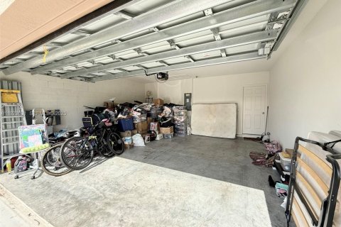 Casa en venta en Port St. Lucie, Florida, 4 dormitorios, 169.73 m2 № 1982063 - foto 28