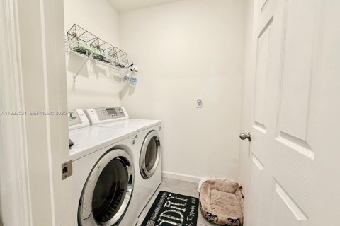 Casa en venta en Port St. Lucie, Florida, 4 dormitorios, 169.73 m2 № 1982063 - foto 6