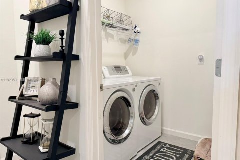 Casa en venta en Port St. Lucie, Florida, 4 dormitorios, 169.73 m2 № 1982063 - foto 5