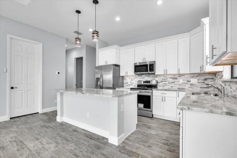 Commercial property in Punta Gorda, Florida 6 bedrooms, 307.88 sq.m. № 2379024 - photo 12