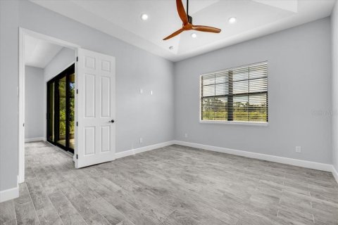 Commercial property in Punta Gorda, Florida 6 bedrooms, 307.88 sq.m. № 2379024 - photo 18
