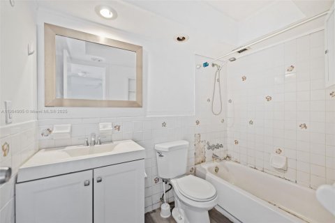 Condo in Sunny Isles Beach, Florida, 1 bedroom  № 1956548 - photo 26