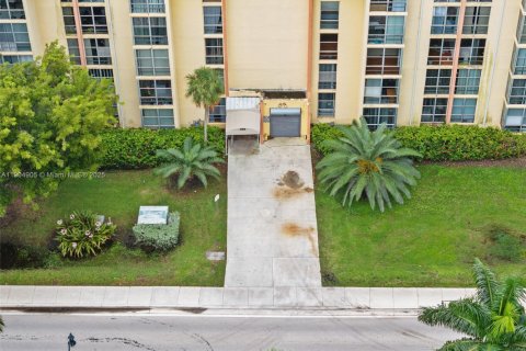 Condo in Sunny Isles Beach, Florida, 1 bedroom  № 1956548 - photo 5