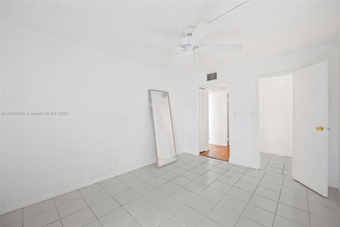 Condo in Sunny Isles Beach, Florida, 1 bedroom  № 1956548 - photo 24