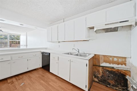 Condo in Sunny Isles Beach, Florida, 1 bedroom  № 1956548 - photo 21