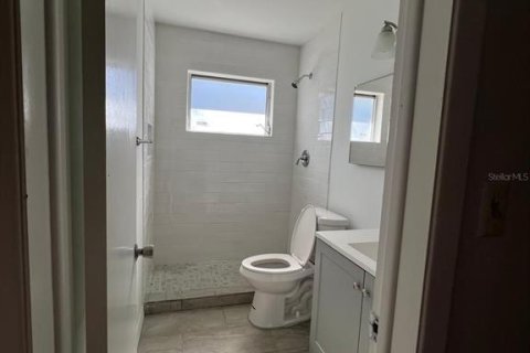 House in Kenneth City, Florida 2 bedrooms, 87.79 sq.m. № 1546368 - photo 15