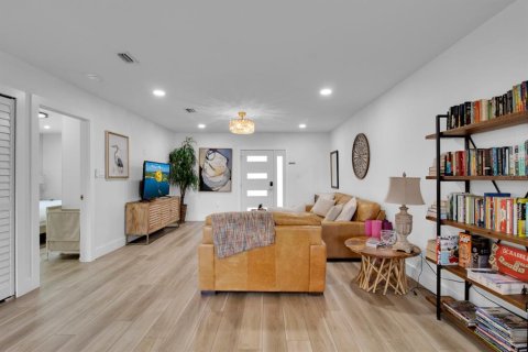 Casa en venta en Osteen, Florida, 3 dormitorios, 146.97 m2 № 2200963 - foto 3