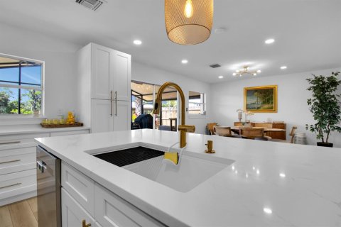 Casa en venta en Osteen, Florida, 3 dormitorios, 146.97 m2 № 2200963 - foto 6