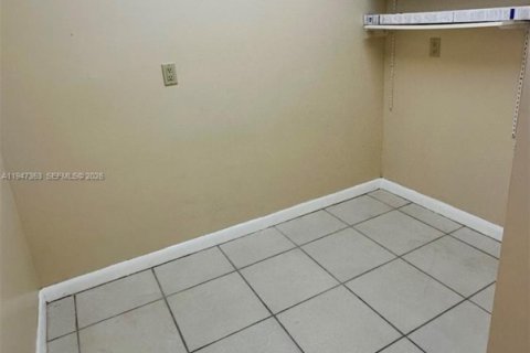 Copropriété à louer à Davie, Floride: 2 chambres, 128.67 m2 № 2003531 - photo 10