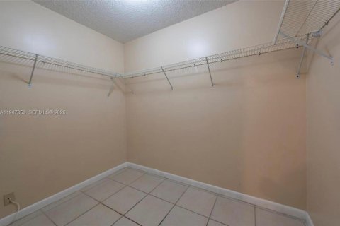 Copropriété à louer à Davie, Floride: 2 chambres, 128.67 m2 № 2003531 - photo 7