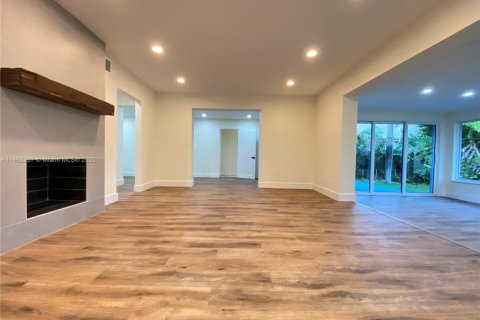 House in Wilton Manors, Florida 3 bedrooms, 152.73 sq.m. № 1891815 - photo 11