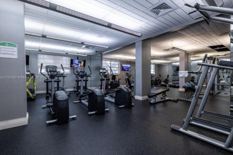 Condo in Hollywood, Florida, 2 bedrooms  № 1870071 - photo 21