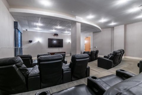 Condo in Hollywood, Florida, 2 bedrooms  № 1870071 - photo 20