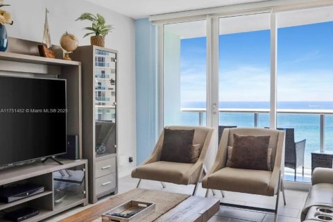 Condo in Hollywood, Florida, 2 bedrooms  № 1870071 - photo 3